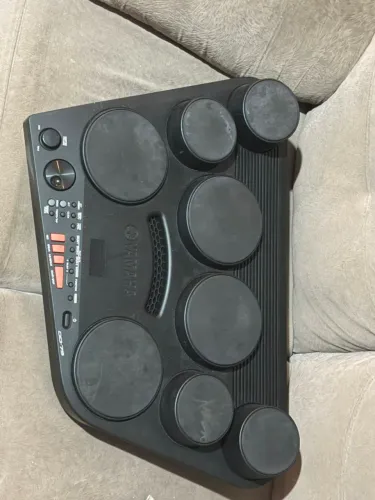 Bateria eletrônica Yamaha DD75 + pad de bumbo Yamaha Kp65