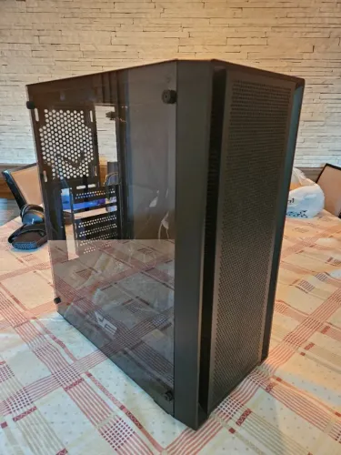 Gabinete com Water Cooler (Cooler Master) e Fonte 650w