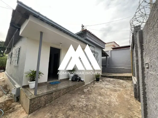 Vendo casa em Itaúna em excelente localização!