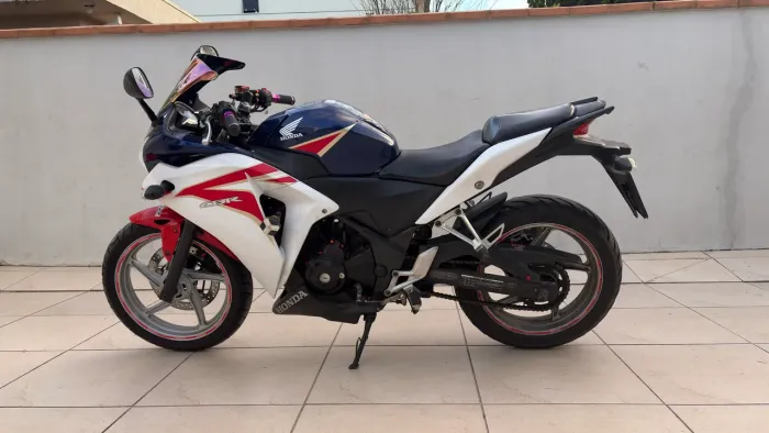 Honda CBR250R 