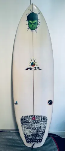 Prancha de surf Wetworks, Stubbie 2S, shaper Ricardo Martins(RM)