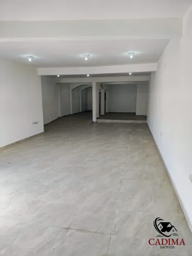 Salão Comercial Impecável para Locação na Av. Itaquera/Aricanduva 180m²