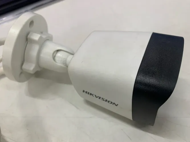 Câmera Ip Hikvision DS-2CD1021G0-I 2.8mm