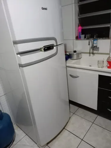 Geladeira em ótimo estado de conservação pra precisa consertar 