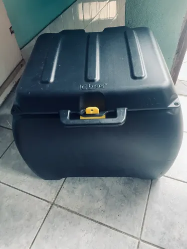 Baú bauleto 100 litros da Icbras com suporte universal 