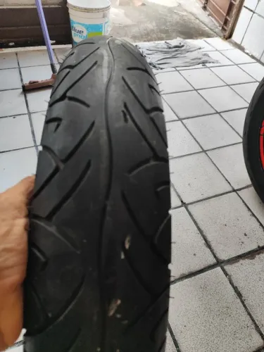 Pneu original para FZ25 e Similares
