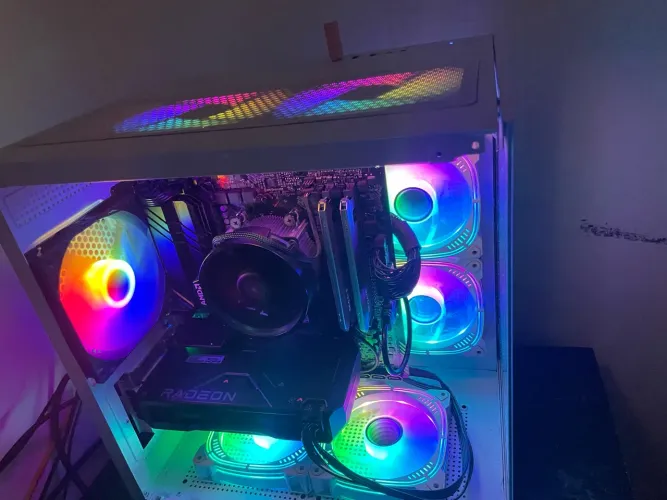 PC GAMER ryzen 5 3500 rx 7600