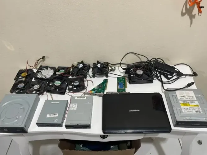Componentes eletrônicos diversos