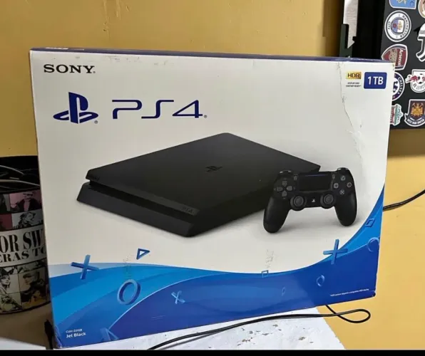 PS4 com caixa