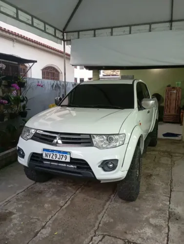 Mitsubishi L200 Triton HPE 3.2 CD TB Int.diesel AUT 2012