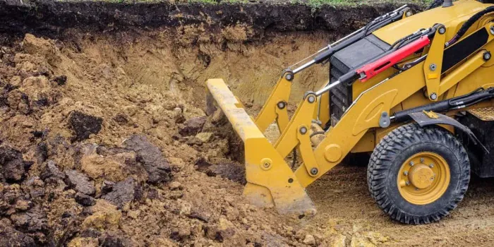 Demolição em geral e terraplanagem