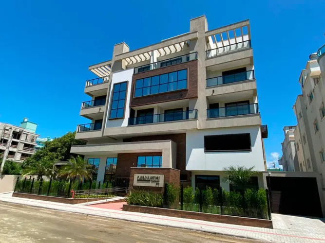 Apartamento 2 suítes em Mariscal a 150 metros da praia