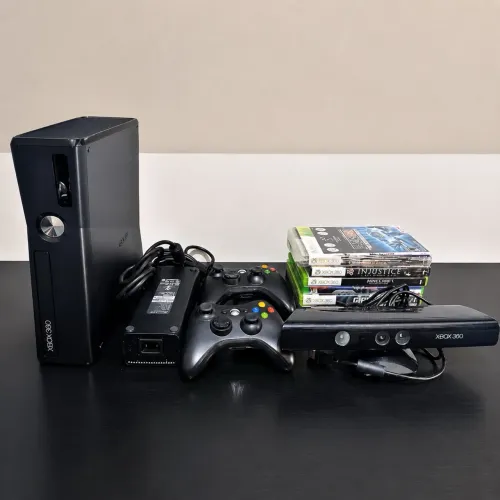 Xbox 360 Slim Desbloqueado + Kinect + 2 Controles + 16 Jogos