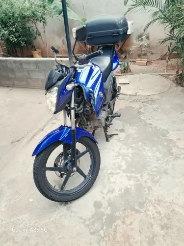 Fazer 150.
