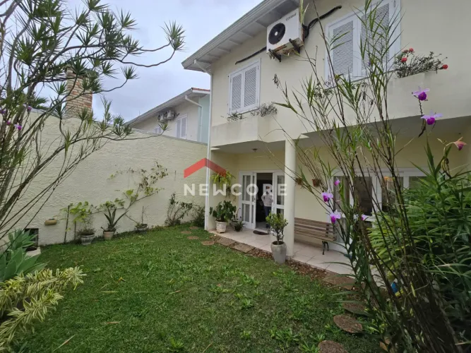 Casa de condomínio em Avenida Eduardo Alvares Machado - Balneário Sambura - Peruíbe/SP