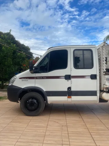 Carro impecável