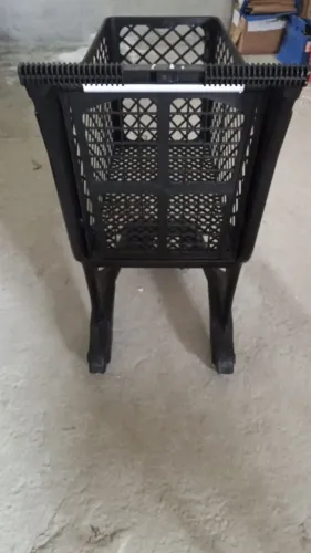 Carrinho plástico