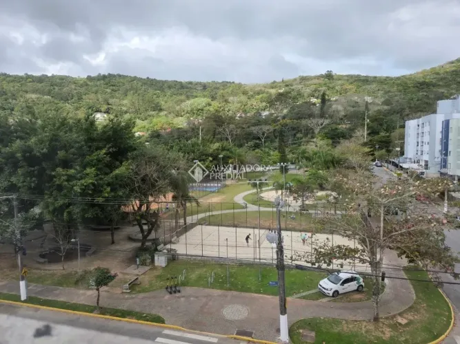 4 DORMITÓRIOS, VISTA LIVRE E MUITO VERDE NO CÓRREGO GRANDE!