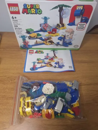 71398 LEGO Super Mario Dorrie's Beachfront - Completo + Caixa + Manual