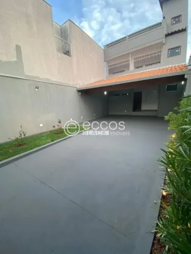 Casa à venda, 2 quartos, 1 suíte, 3 vagas, Nossa Senhora da Abadia - UBERABA/MG