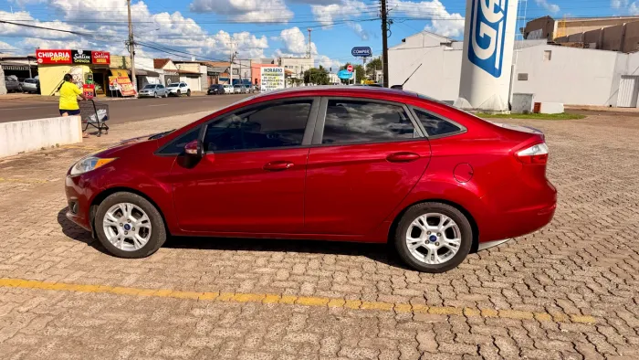 Ford Fiesta Sedan 1.6 16V Flex Aut. 2015