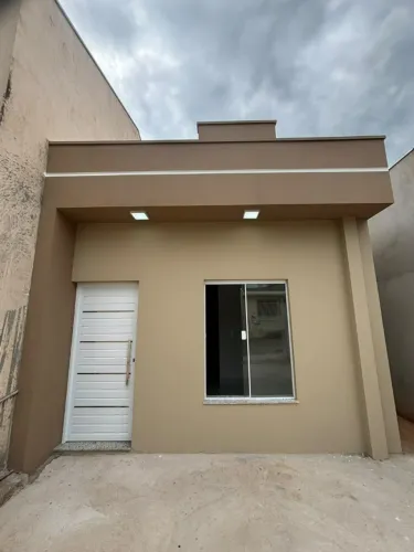Casa recém construída à Venda