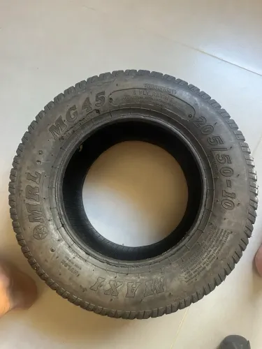 Pneu 205/50-10 para carrinho de golfe