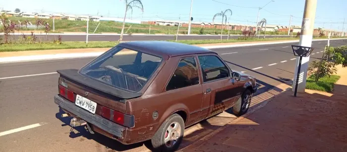 Ford Escort GL 1.6i / 1.6 (álcool) 1984
