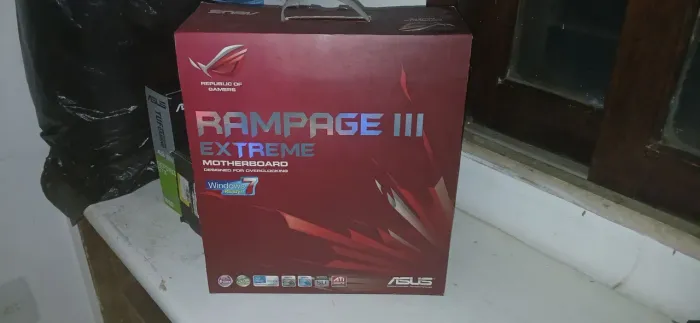 Placa-mãe Asus Rampage + processador + memórias