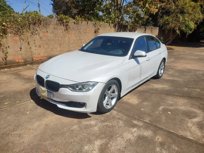 BMW 320I A 2.0 Turbo/activeflex 16V 184cv 4P 2013