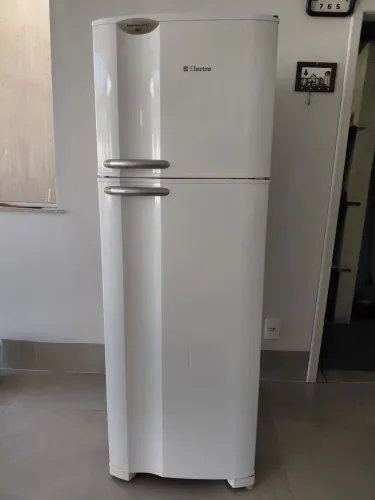 GELADEIRA Frost Free DF37 duplex, 346 litros, branca, MUITO CONSERVADA, várias repartições