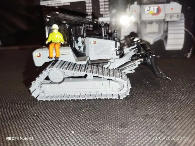 Miniatura Trator de Esteiras CAT® D6 XE LGP - Edição Especial Gunmetal