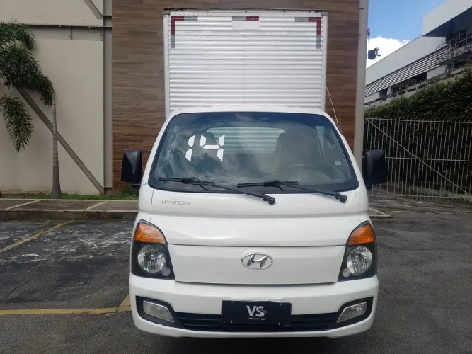 Hyundai HR 2014 motor 2.5 Diesel com Baú com preço especial 