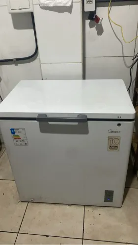 Vende-se Frezer 200L