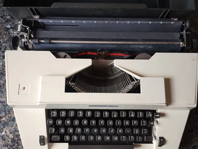 Máquina de escrever 