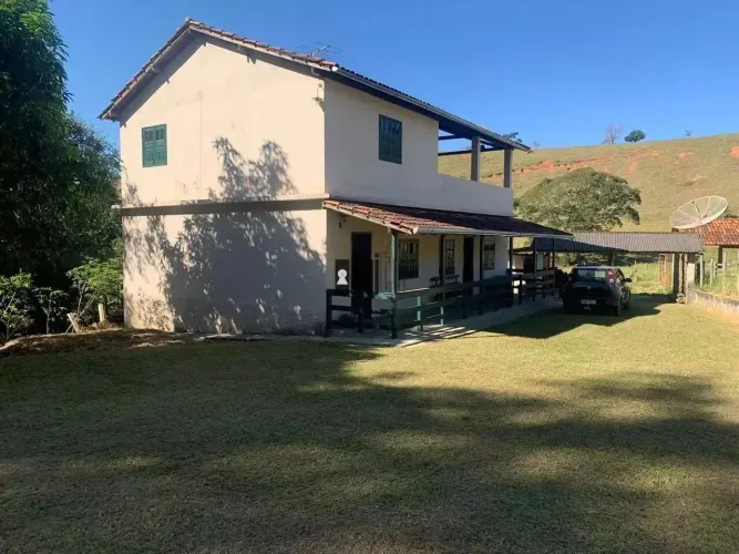 Imóvel para venda tem 12000 metros quadrados com 6 quartos em Centro - Guarani - MG