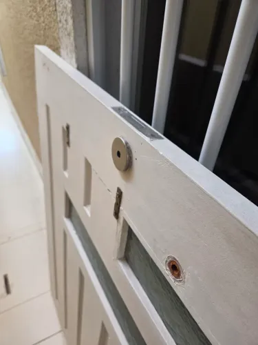 Folha de porta pivotante de massaranduba