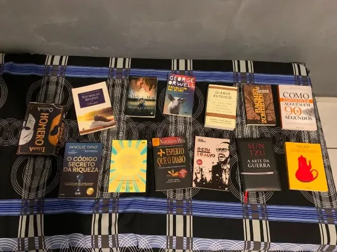 Livros usados em boas condições