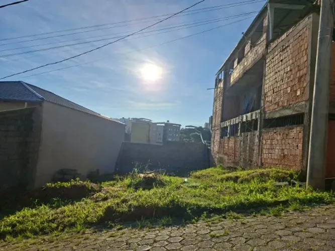 Lote 200 m² bairro Greenville , aceita troca por veículos 