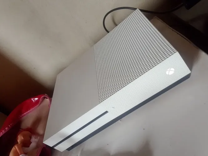 Xbox one branco todo original pra vender rápido
