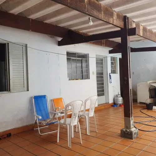 5 Casas, 7 Quartos e Potencial de Investimento no Jardim Lenize: Oportunidade Única!