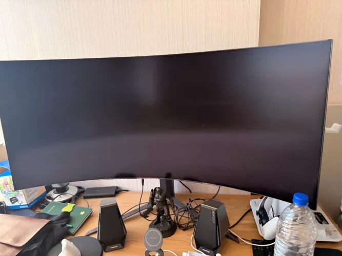 Monitor LG oled curvo 45 polegadas / 240 Hertz