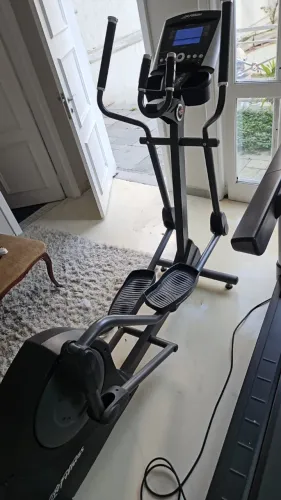 Elíptico Ergométrico X3 Life Fitness Seminovo