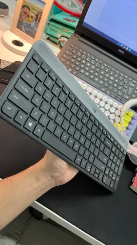 Teclado sem fio Logitech MK470