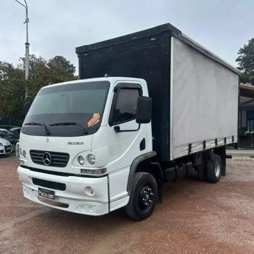 Caminhão Mercedes-benz Mb 715 2003 Sider