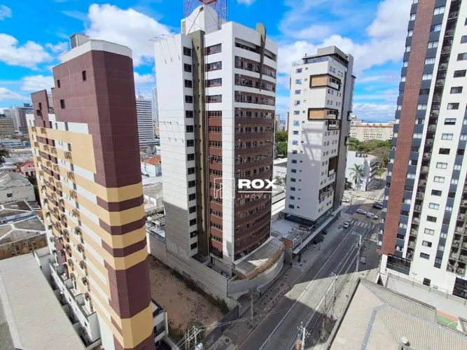 Kitnet com 1 quarto à venda, 25 m² por R$ 322.500 - Centro - Curitiba/PR