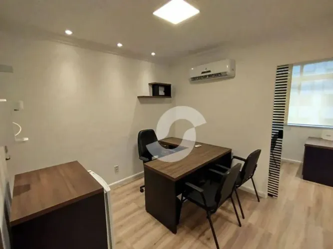Excelente Sala Comercial com 28m² toda planejada
