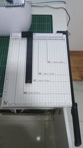 Guilhotina de papel a4