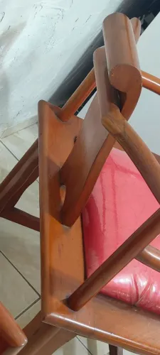 Par de Cadeiras Estilo Oriental em Madeira Maciça com Entalhe