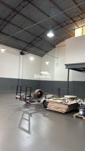 Galpão para alugar, 525 m² por R$ 15.000/mês - Vila Nair - São José dos Campos/SP